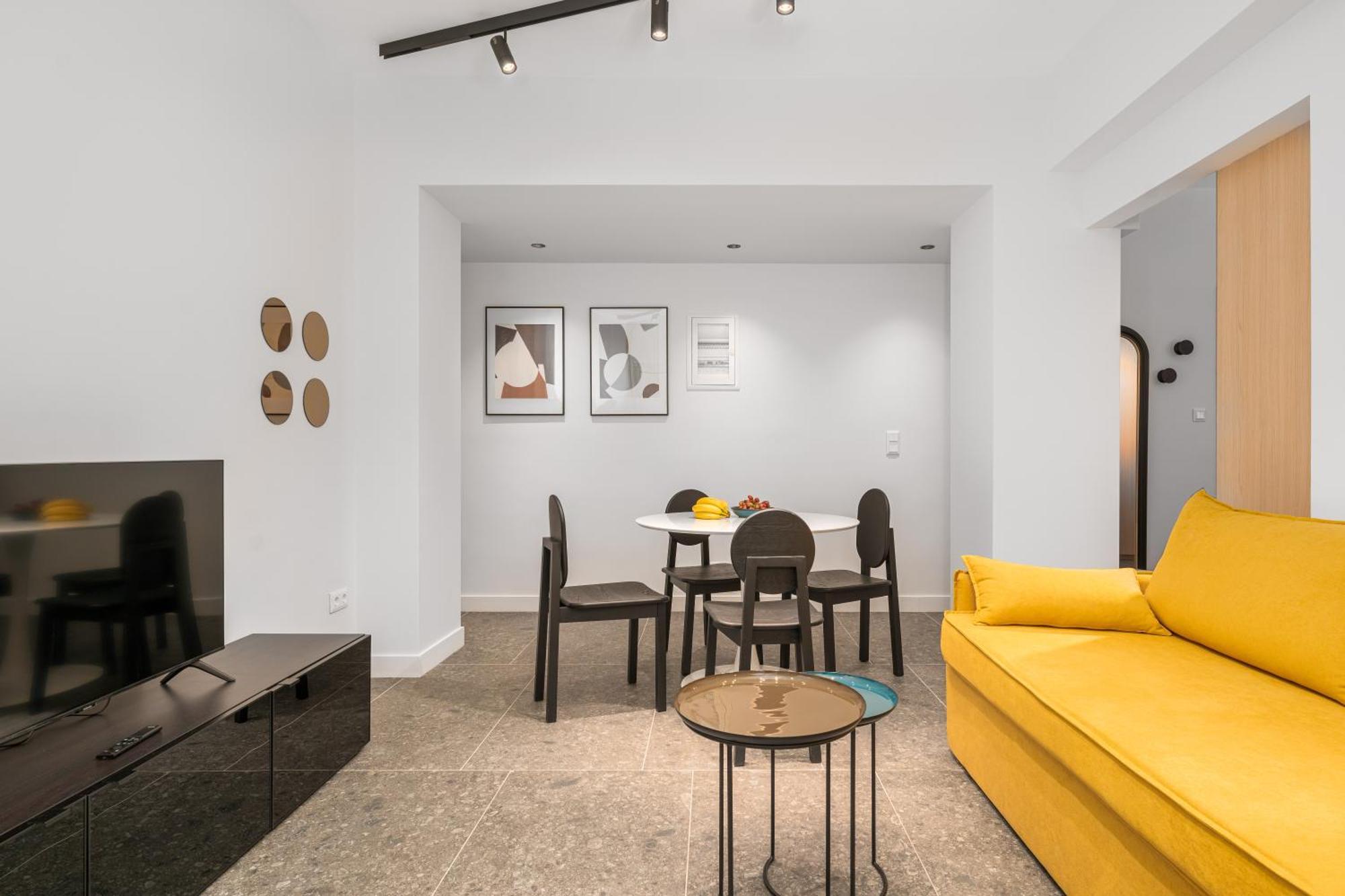 Modern And Cozy With Elegant Decor Piraeus